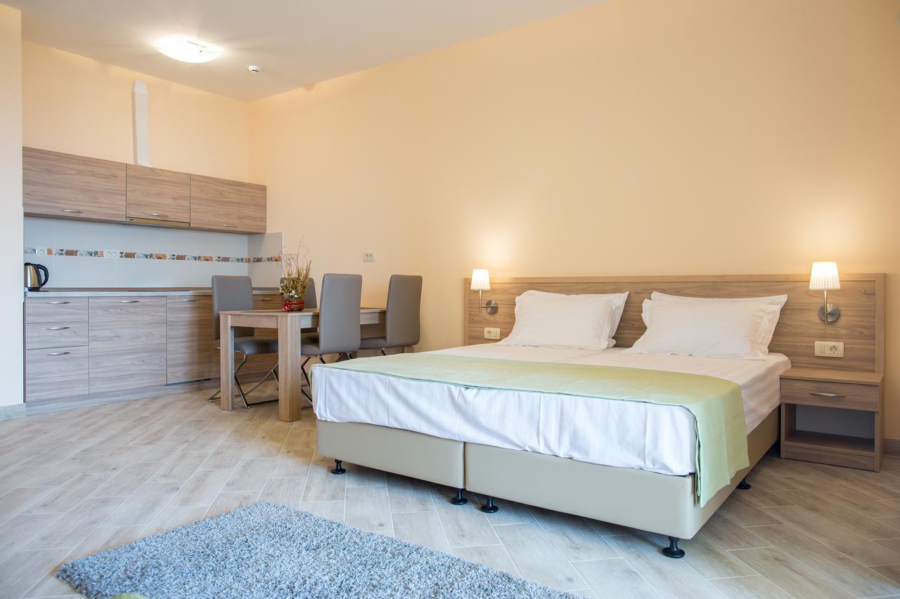 ApartHotel Belvedere Residence Budva Værelse billede
